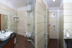샤워 시설, 레인폴 샤워기, 무료 세면용품, 슬리퍼