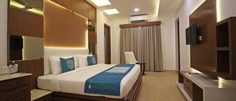 Deluxe Room | Blackout drapes, soundproofing, WiFi (free), bed sheets