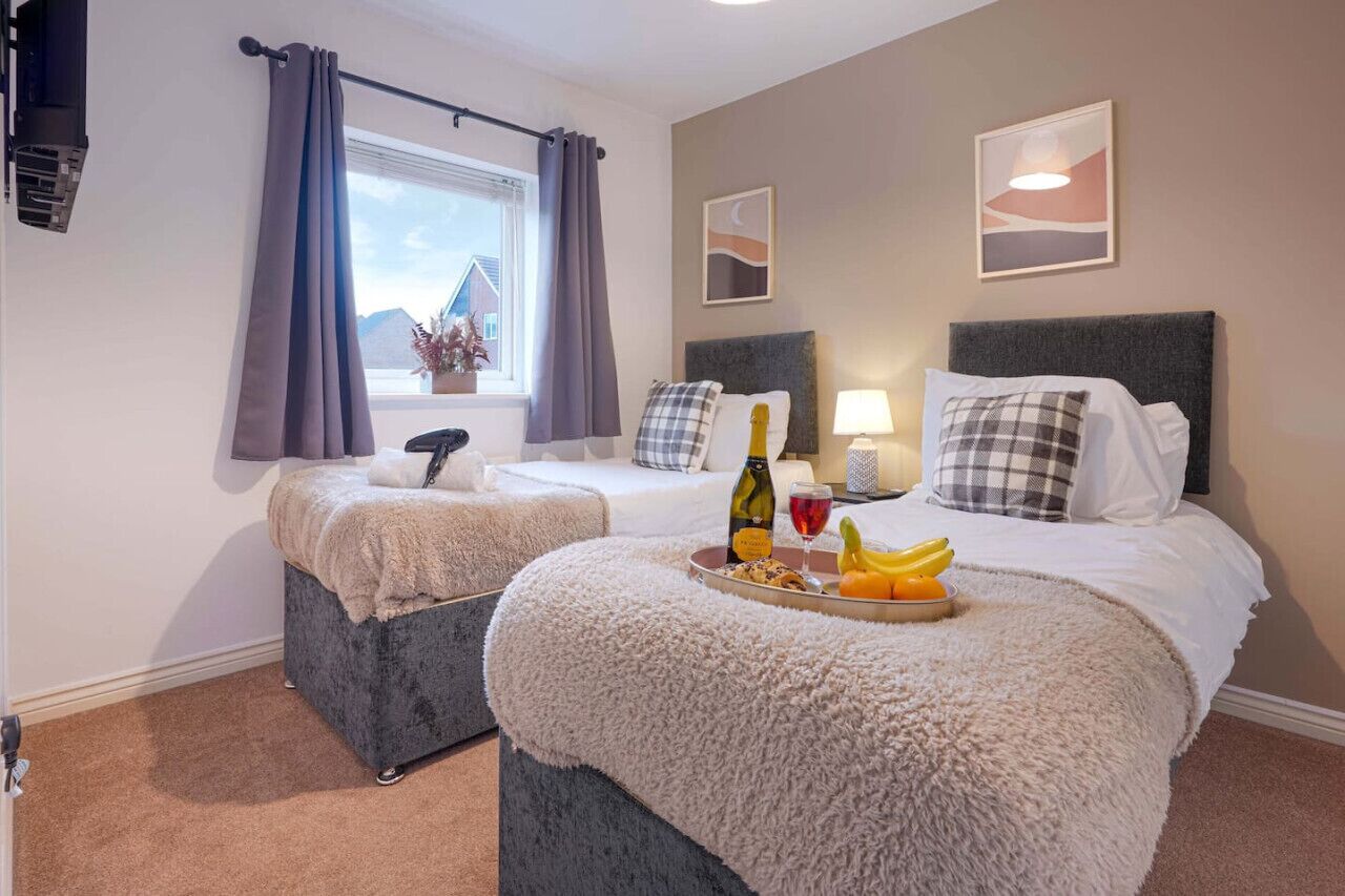 3 Schlafzimmer, Schreibtisch, Bügeleisen/Bügelbrett, Reisekinderbett