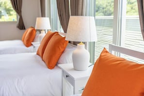 Casa luxo, 3 quartos, para não fumantes (Private Vacation Home) | 3 quartos, Wi-Fi de cortesia, roupa de cama