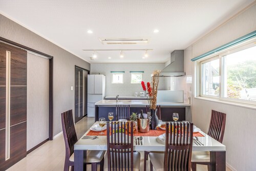 客室内のダイニングエリア