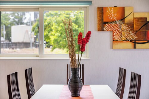 客室内のダイニングエリア