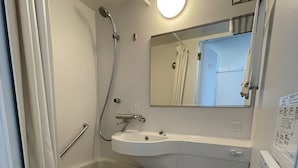 淋浴/浴缸二合一、全浸式浴缸、免費盥洗用品、吹風機