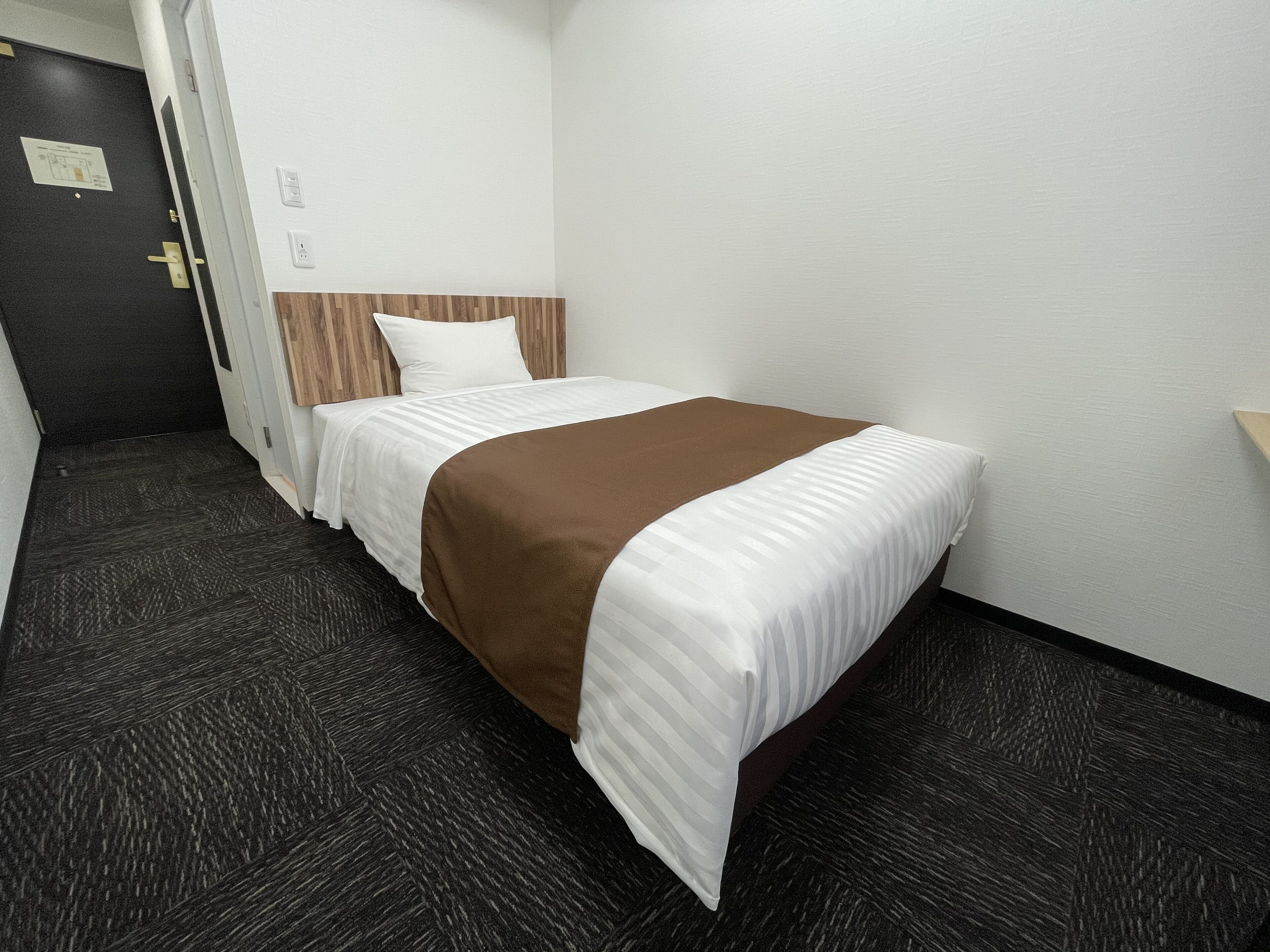 Single Room, Non Smoking (2) | Iron/ironing board, free WiFi