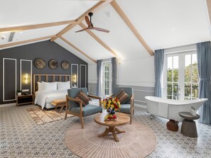 Grande Suite | Minibar, in-room safe, desk, iron/ironing board