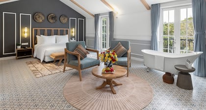 Golden Boutique Hotel