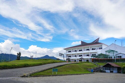 Niagara Hotel Lake Toba & Resorts