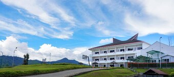 Niagara Hotel Lake Toba & Resorts