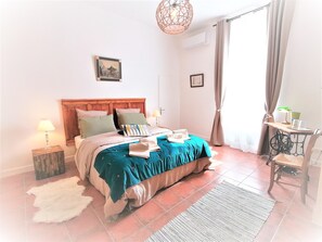 1 bedroom, travel crib, WiFi, bed sheets