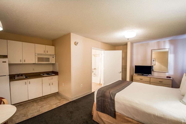 Room - Suburban Studios Stuart Near Federal Hwy 1 (Stuart)