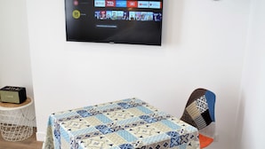 In-room safe, iron/ironing board, WiFi (free) - City Break Miradour (Bayonne)