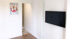 In-room safe, iron/ironing board, WiFi (free) - City Break Miradour (Bayonne)