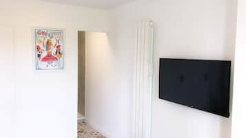 In-room safe, iron/ironing board, free WiFi