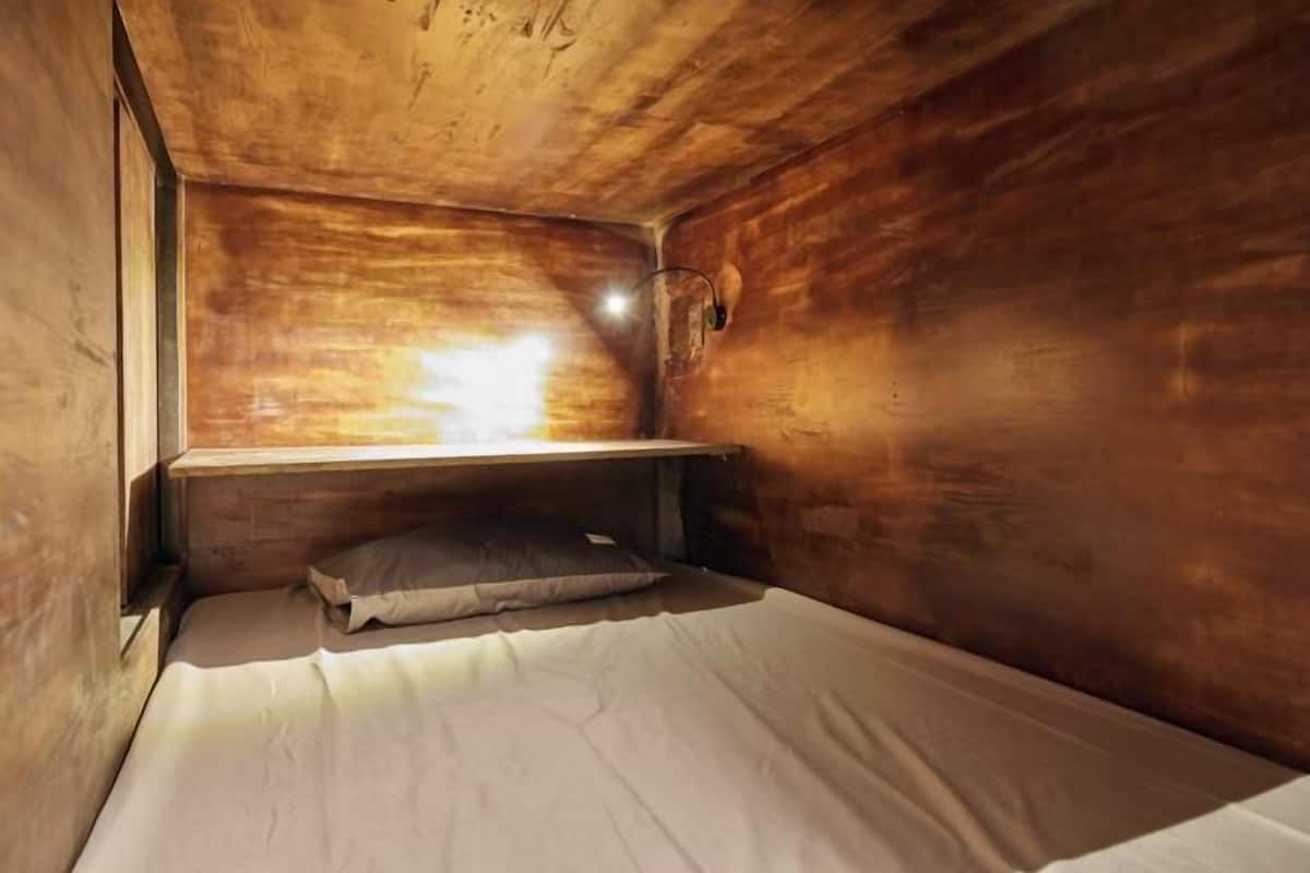 Minibar, desk, laptop workspace, blackout drapes