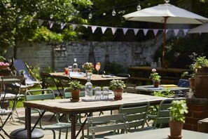 Outdoor dining - Lime Tree Hotel (London)
