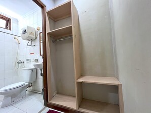 Gambar tidak terklasifikasi, 3 dari 24, tombol