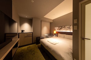 Cortinas opacas, tabla de planchar con plancha, wifi gratis