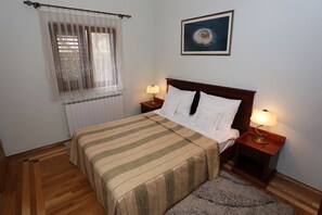 Minibar, coffres-forts dans les chambres, décoration personnalisée