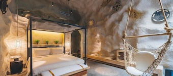 Atour Hotel