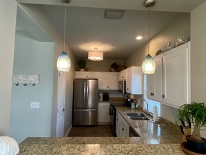 Fridge, microwave, oven, stovetop - Namast'ay in Port A - Sleep to the Sound of Waves (Port Aransas)