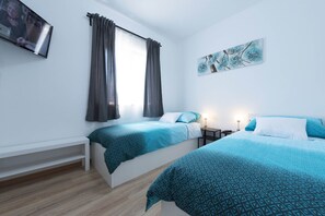 House | 4 bedrooms, laptop workspace, iron/ironing board, free WiFi - Holiday home Lana (Supetar)