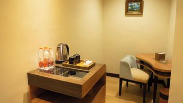 Executive Suite | Living area | Flat-screen TV