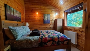 Cabin | 3 bedrooms, free WiFi, bed sheets