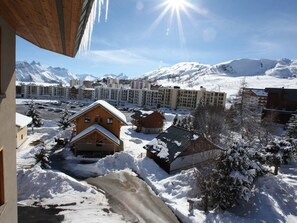 Exterior - Beautiful renovated apartment 6 ppl, near slopes, balcony, wifi (La Toussuire)
