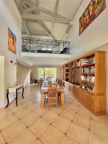 Elegant villa with pool & air conditioning - your haven of peace