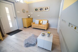 Studio (Studio) | Living room | TV - Apartments Stankovo (Brezice)