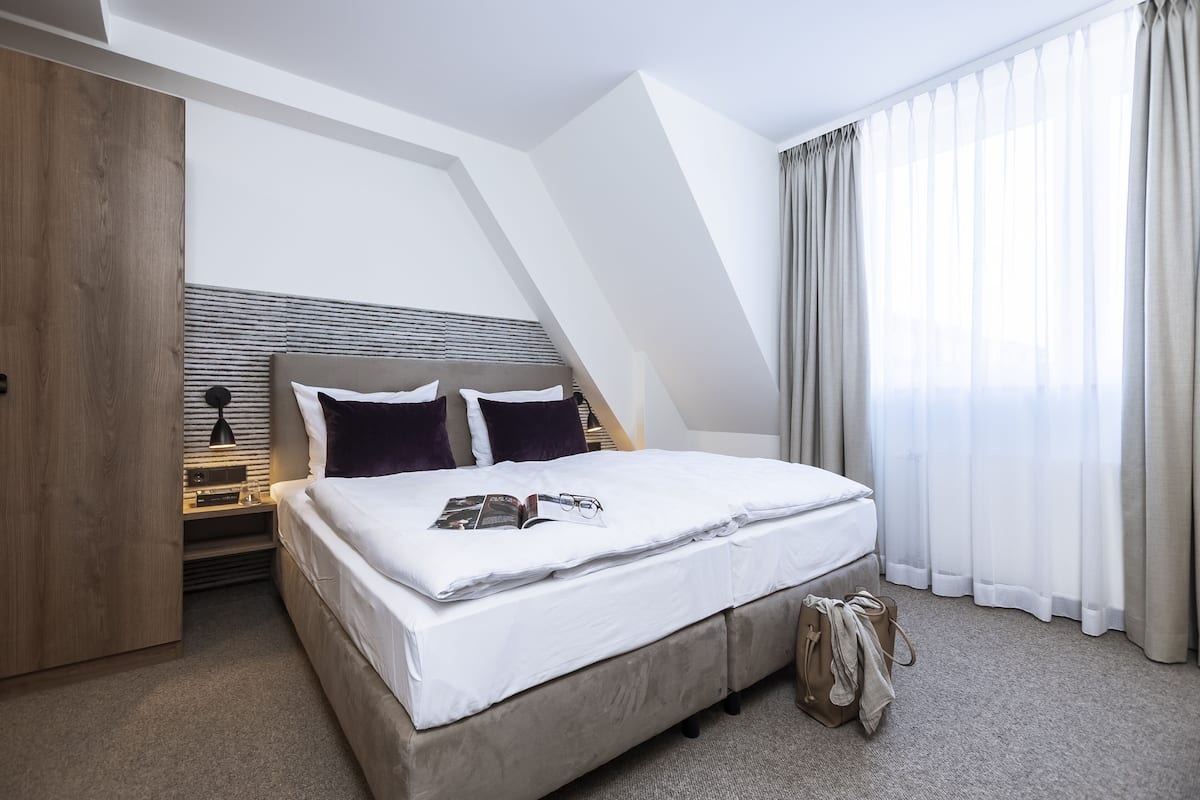 Down comforters, iron/ironing board (on request), WiFi (free)