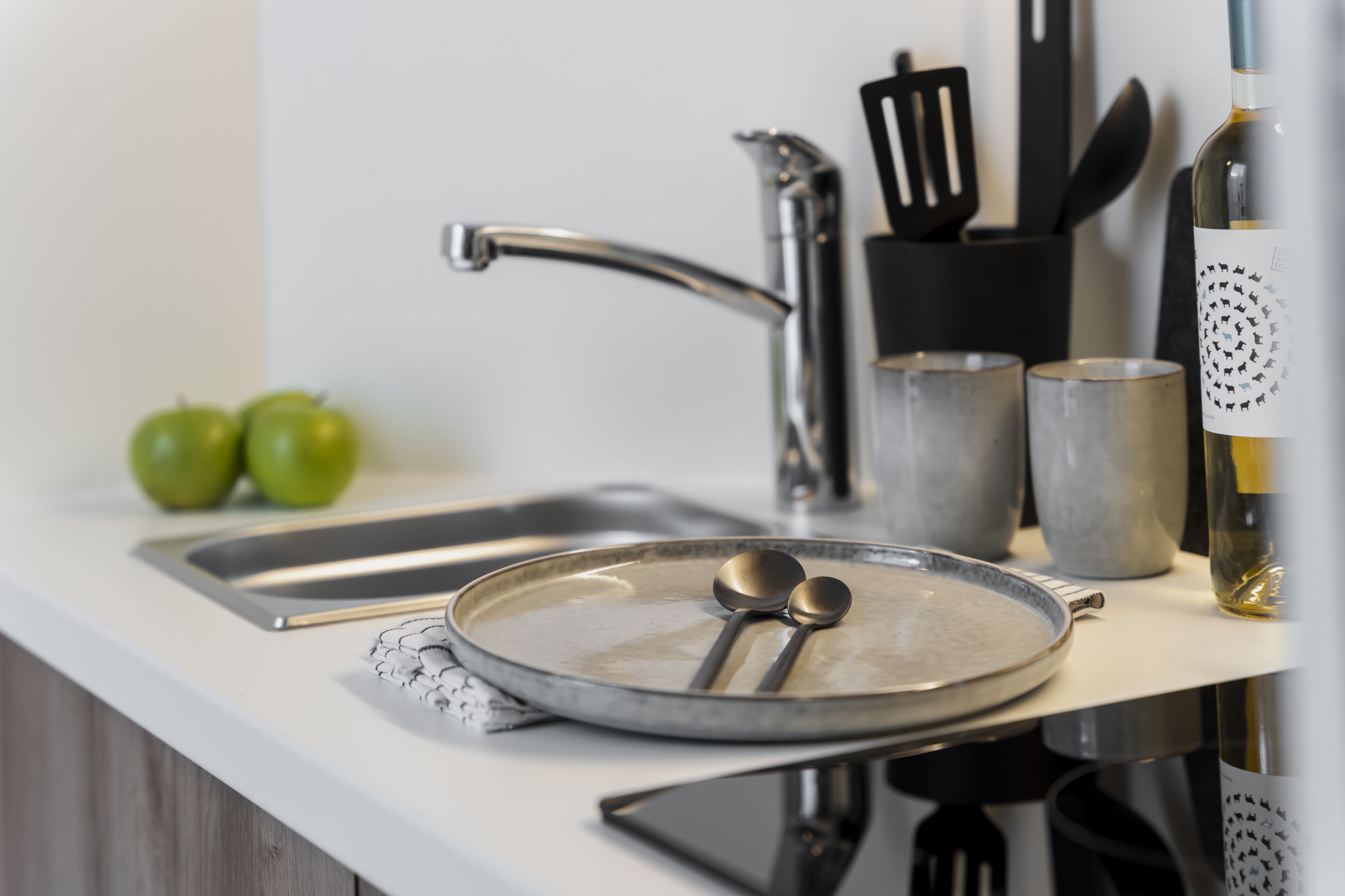 deluxe double room | private kitchen | fridge, microwave, stovetop, high chair