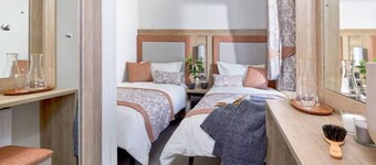 1 Bed Lodge Sleeps 4 - Pet Welcome - Fireplace