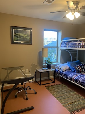 2 bedrooms, desk, free WiFi, bed sheets