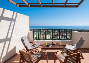 屋外ダイニングエリア