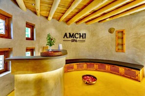 Couples treatment rooms, sauna, hot tub, steam room, body treatments