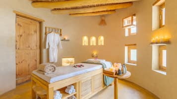 Salas para tratamentos a dois, sauna seca, banheira de hidromassagem