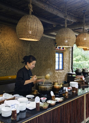 Daily cooked-to-order breakfast for a fee - Organic Village Retreat (Leh)