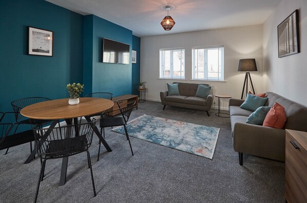 Apartment | Dining room - Endeavour II (Whitby)