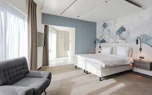 Superior kamer met bad | Safe på rommet, skrivebord, lydisolert og strykejern/-brett