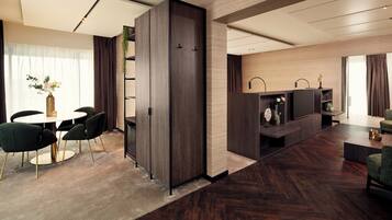 Presidentiële suite | Een kluis op de kamer, een bureau, geluiddichte muren