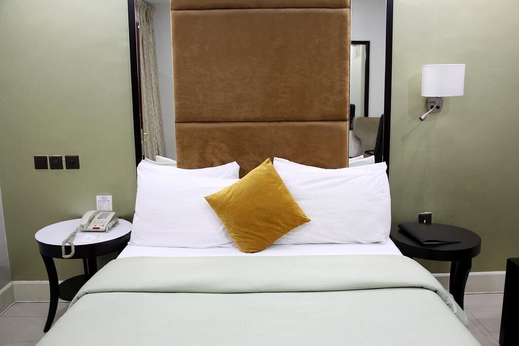 In-room safe, free WiFi, bed sheets