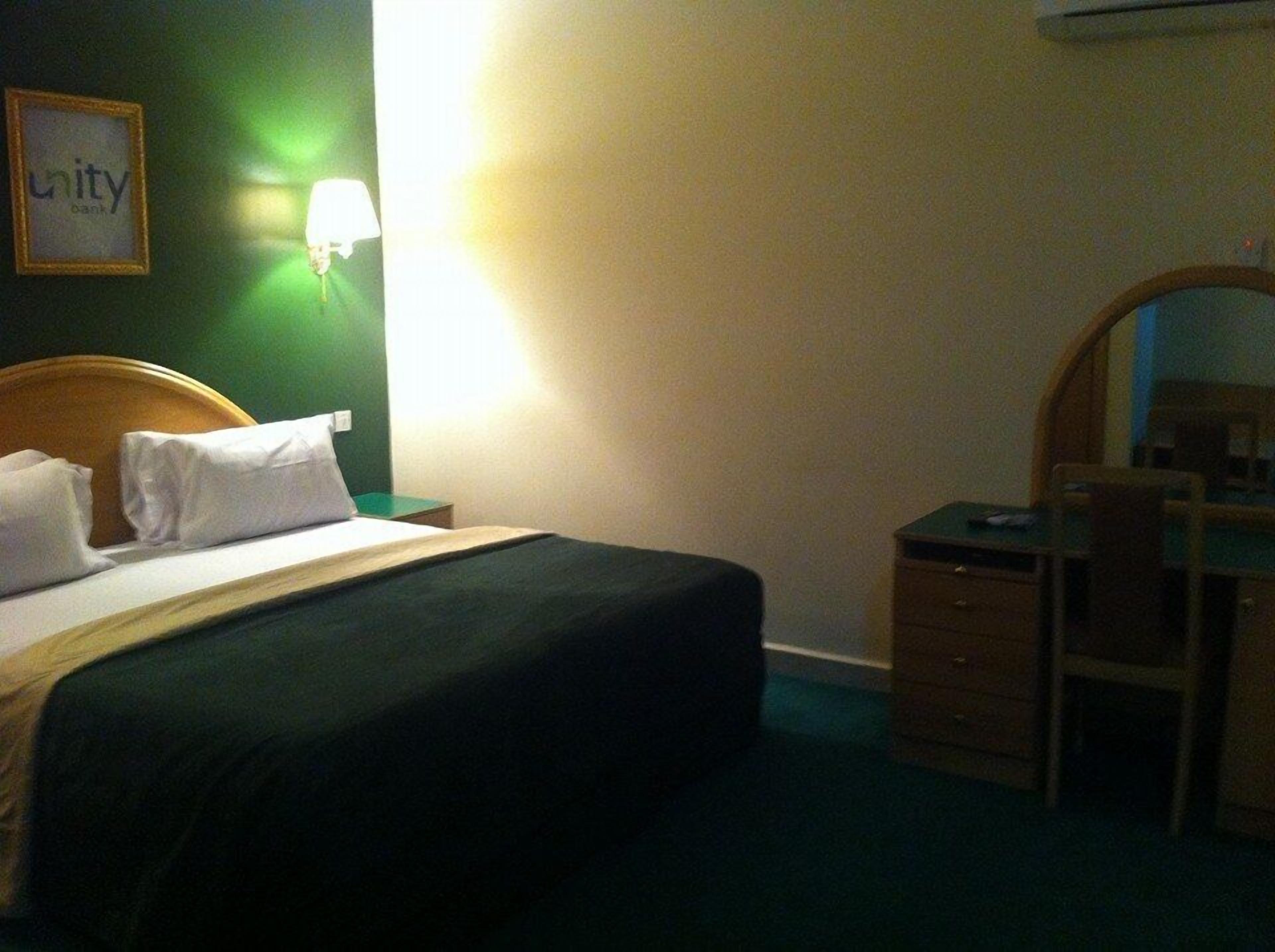 premium room | in-room safe, free wifi, bed sheets