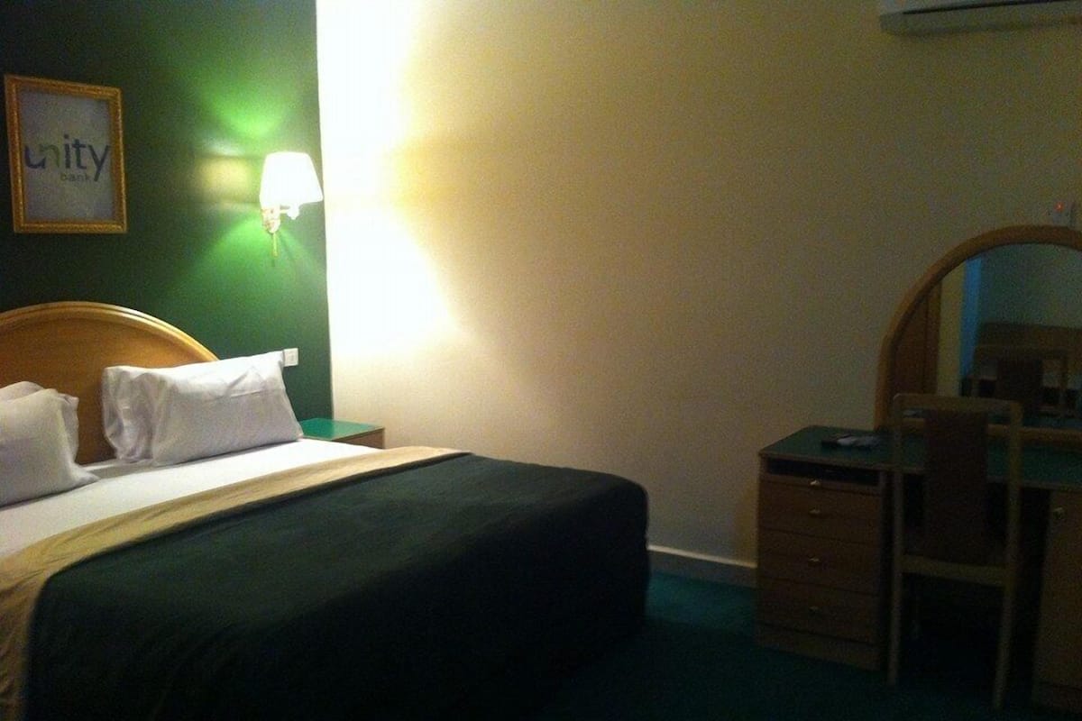 Premium Room | In-room safe, free WiFi, bed sheets