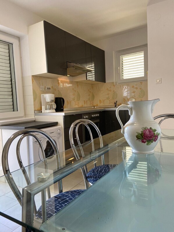 Fridge, oven, dishwasher