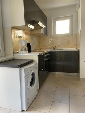 Fridge, oven, dishwasher