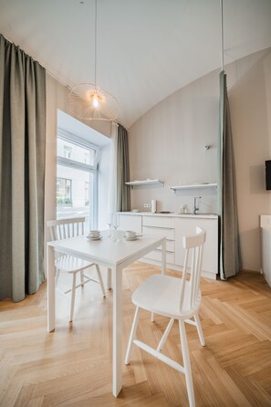 Studio Ville | Cuisine privée | Réfrigérateur