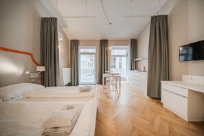 City Studio | Desk, free WiFi