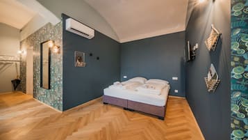 Business-Studio | Schreibtisch, schallisolierte Zimmer, kostenloses WLAN