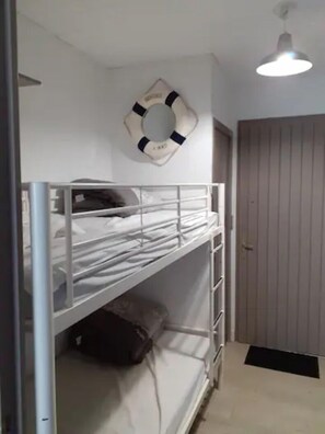 2 chambres, lit parapluie